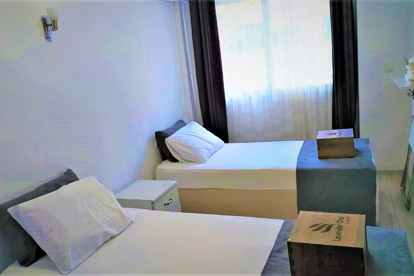 En fazla 2 yetişkin.