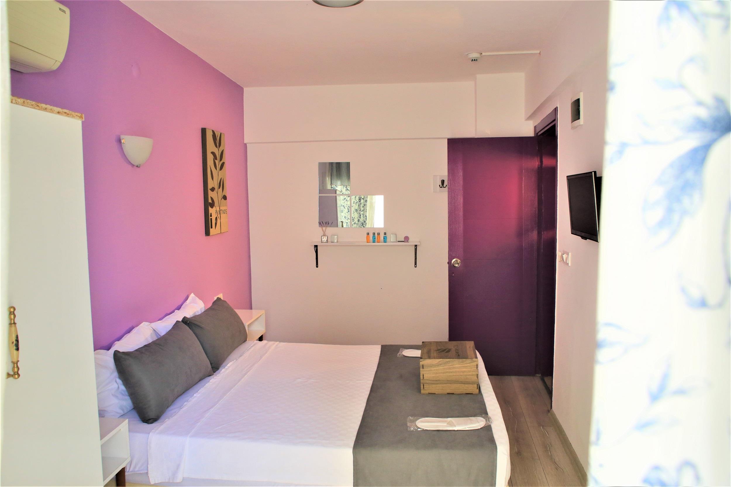 En fazla 2 yetişkin.