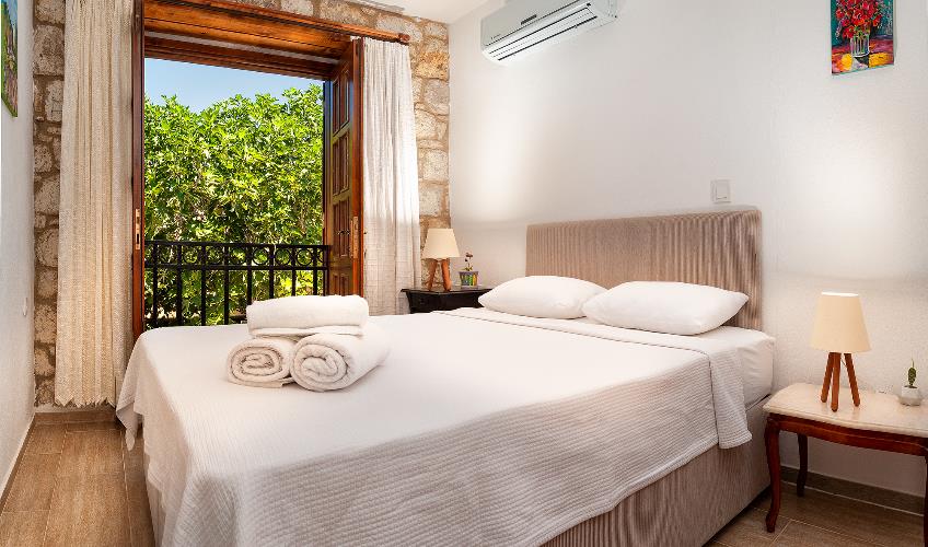 En fazla 2 yetişkin.