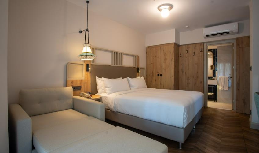 En fazla 3 yetişkin veya 2 yetişkin + 1 çocuk.