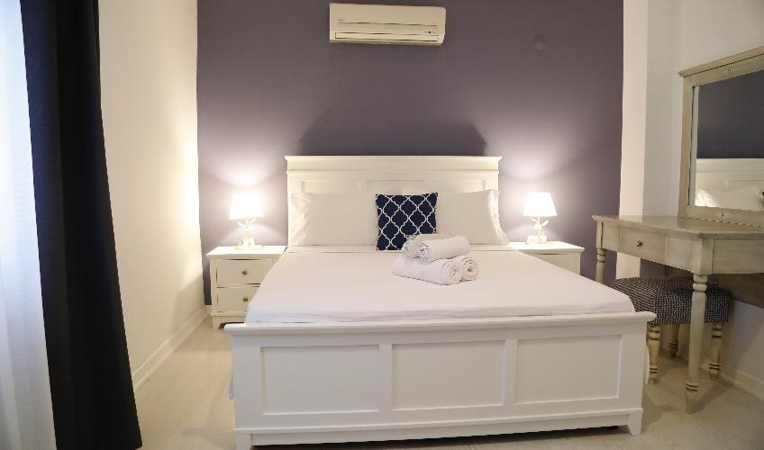 En fazla 2 yetişkin.