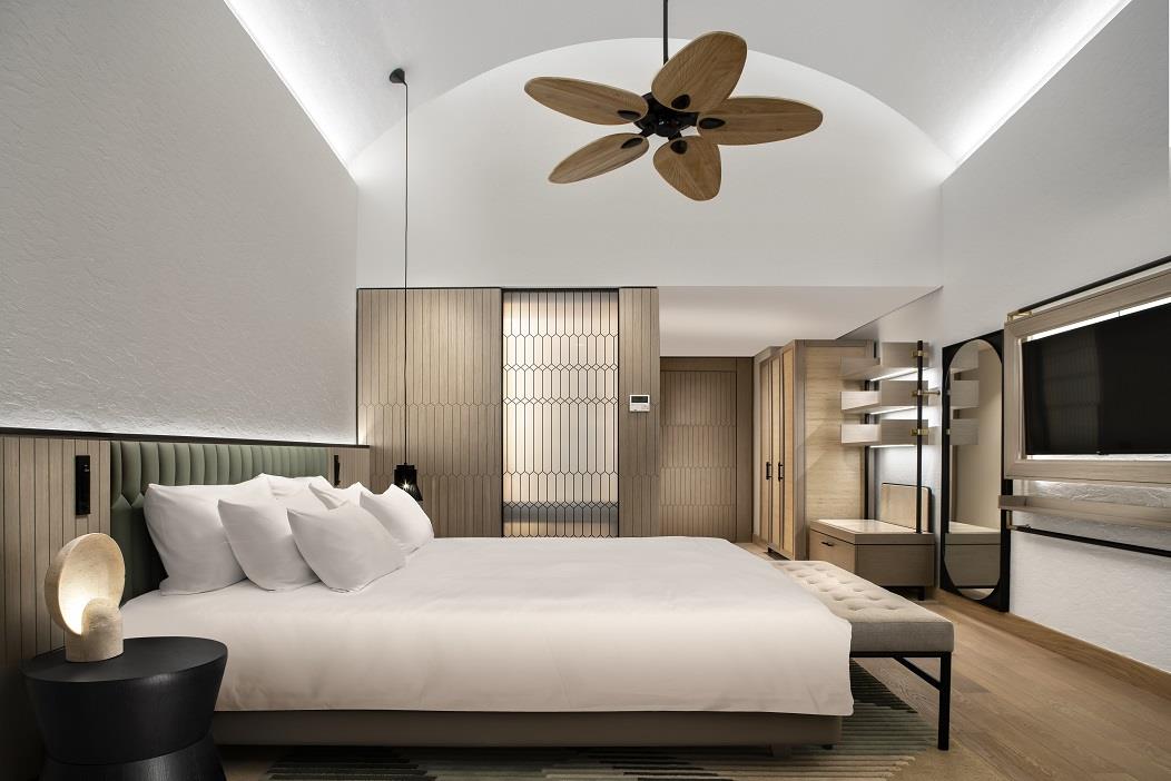 En fazla 3 yetişkin veya 2 yetişkin + 1 çocuk.