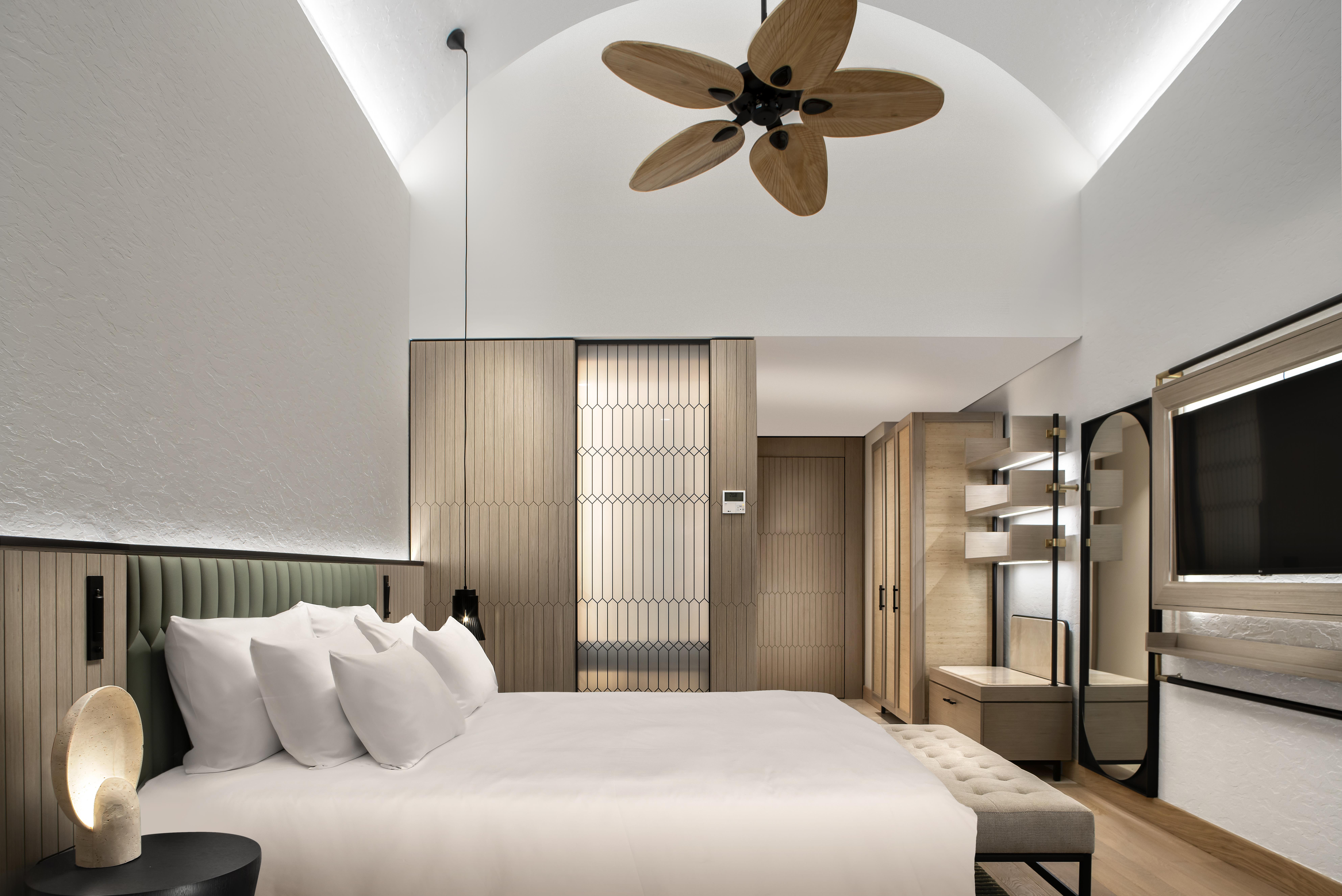 En fazla 2 yetişkin + 1 çocuk veya 1 yetişkin + 1 çocuk.