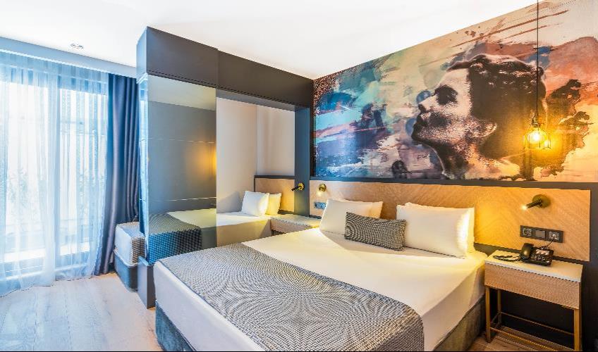 En fazla 3 yetişkin.