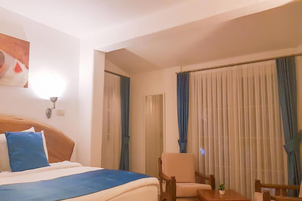 En fazla 4 yetişkin.