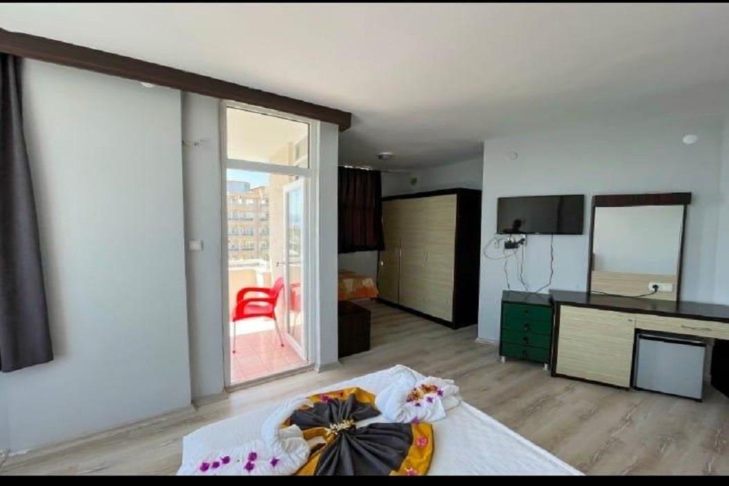 En fazla 2 yetişkin.