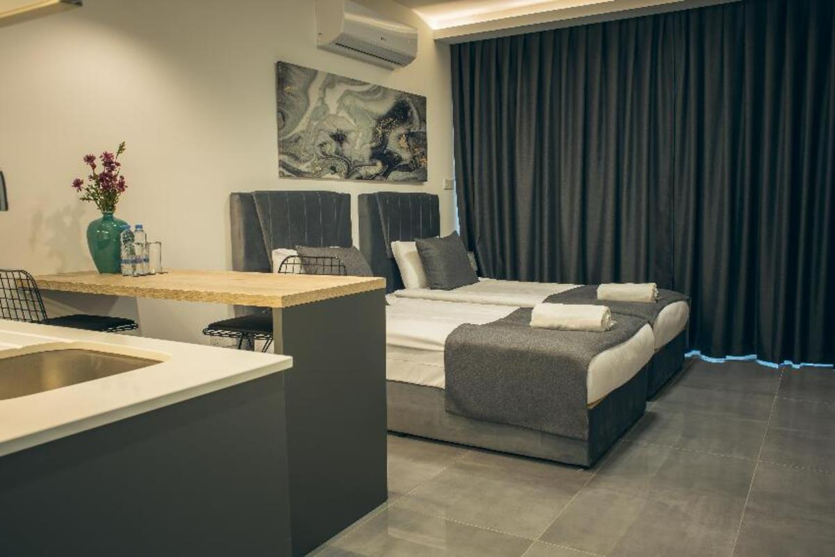 En fazla 2 yetişkin + 1 çocuk veya 1 yetişkin + 1 çocuk.