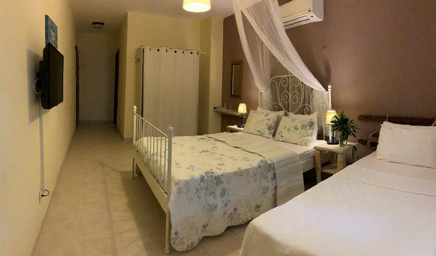 En fazla 3 yetişkin veya 2 yetişkin + 1 çocuk.