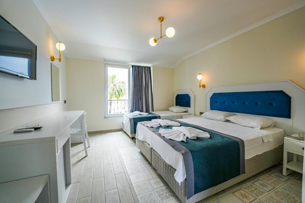 En az 2 yetişkin, En fazla 4 yetişkin veya 3 yetişkin + 1 çocuk.