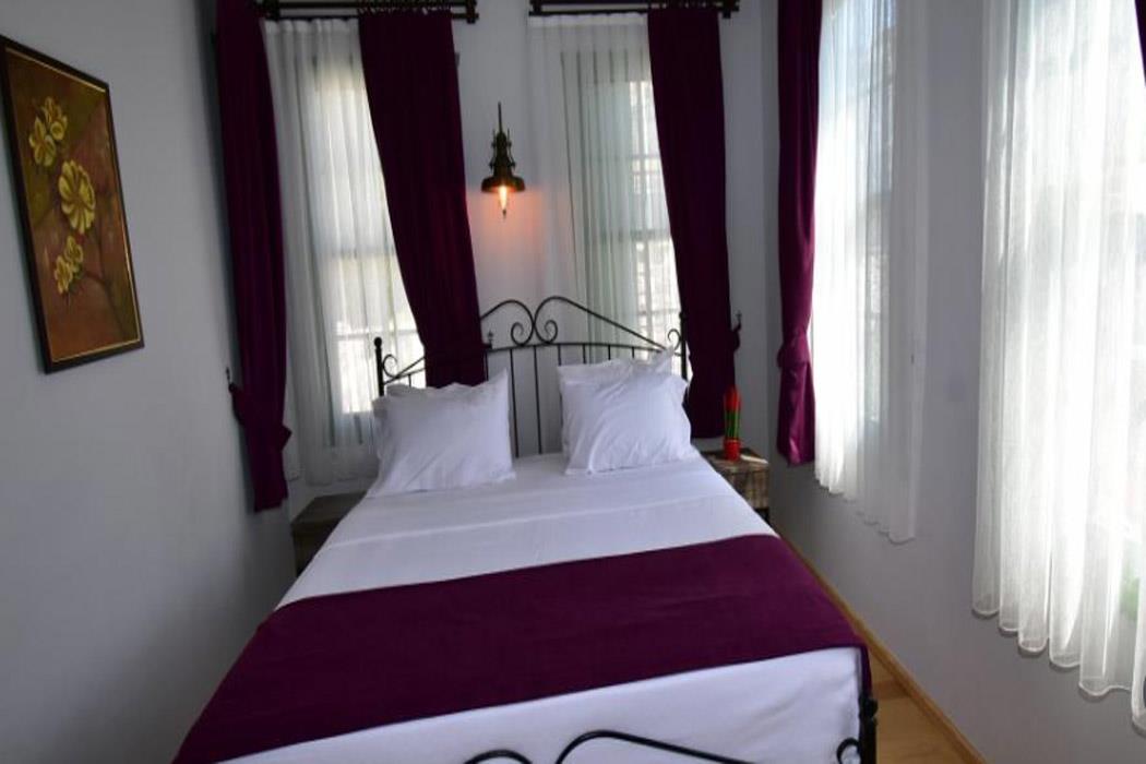 En fazla 2 yetişkin.