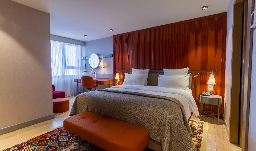 En fazla 2 yetişkin.