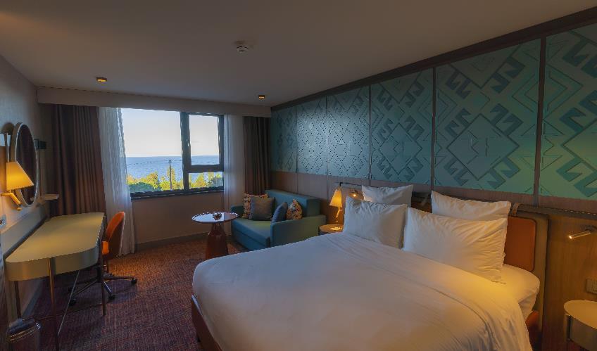 En fazla 2 yetişkin.