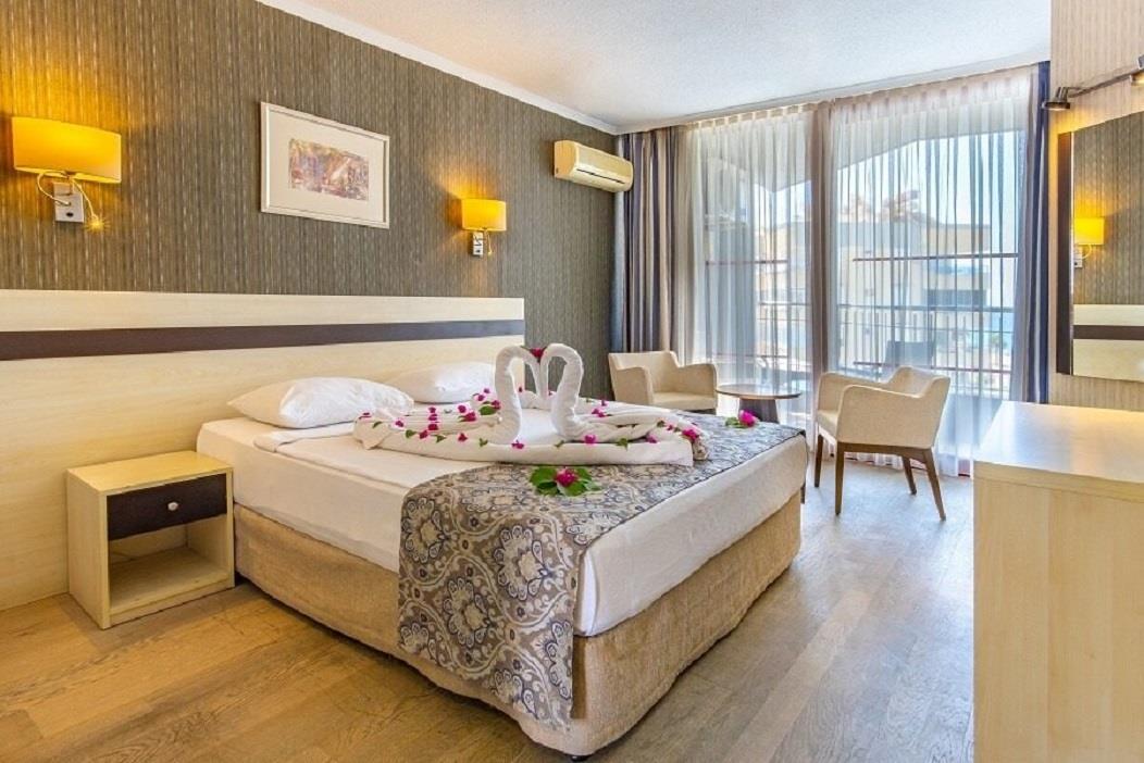 En fazla 3 yetişkin veya 2 yetişkin + 1 çocuk.