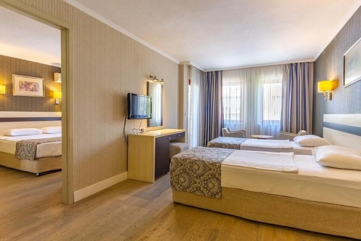 En az 2 yetişkin, En fazla 3 yetişkin + 1 çocuk veya 2 yetişkin + 2 çocuk.