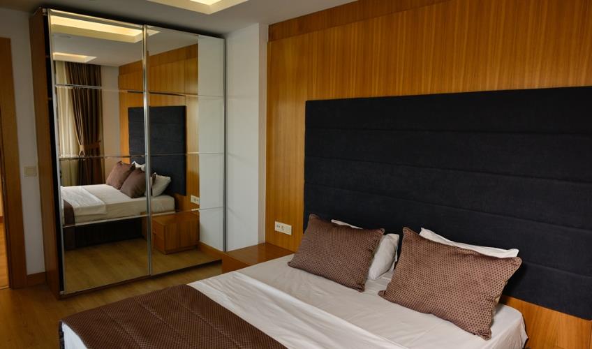 En az 2 yetişkin, En fazla 4 yetişkin + 1 bebek (0-2 yaş) veya 3 yetişkin + 1 çocuk + 1 bebek (0-2 yaş).