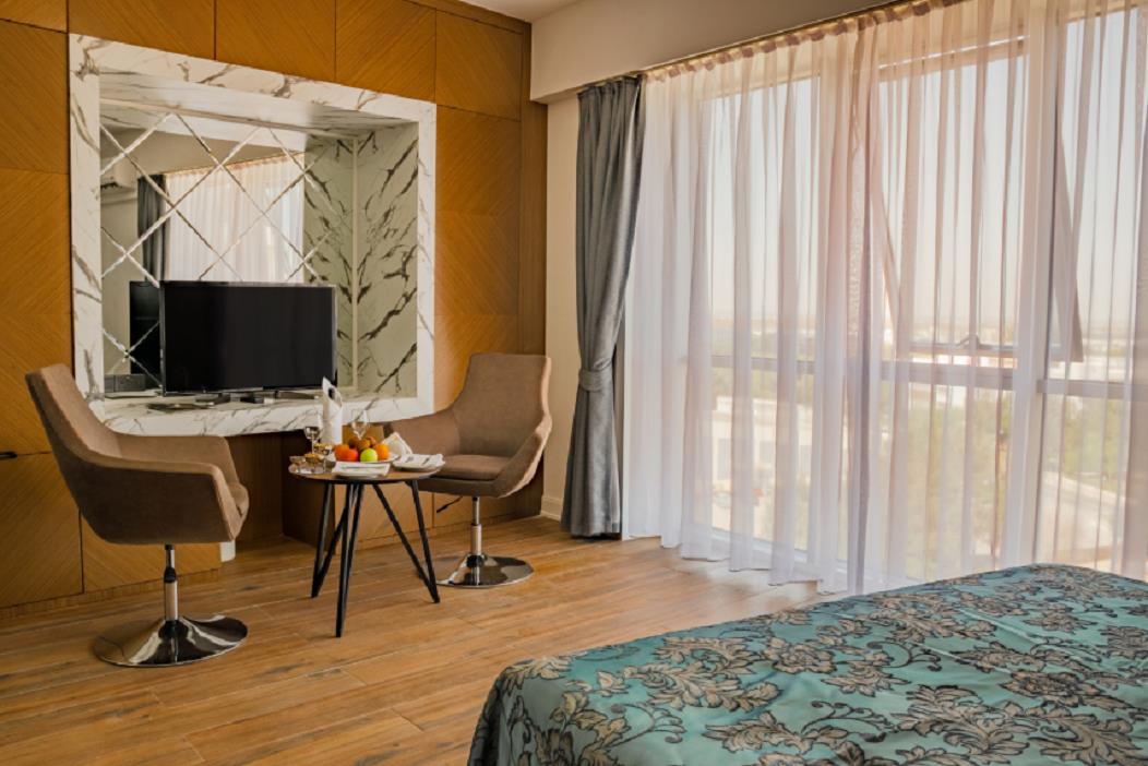 En fazla 2 yetişkin.