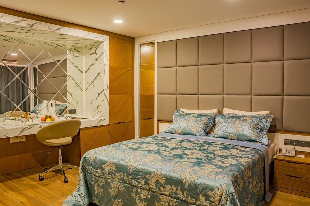 En az 2 yetişkin, En fazla 3 yetişkin veya 2 yetişkin + 1 çocuk.