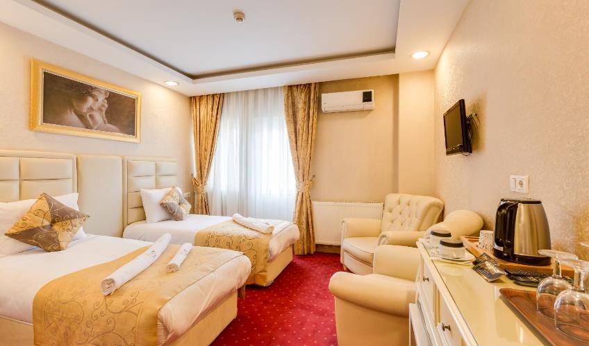 En fazla 2 yetişkin + 1 bebek (0-2 yaş) veya 1 yetişkin + 1 çocuk + 1 bebek (0-2 yaş).