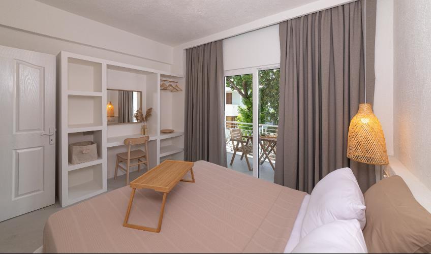 En fazla 4 yetişkin + 2 çocuk + 1 bebek (0-2 yaş) veya 3 yetişkin + 2 çocuk + 1 bebek (0-2 yaş).