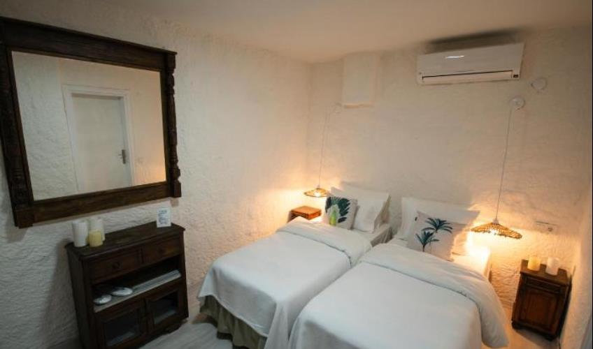 En fazla 2 yetişkin.