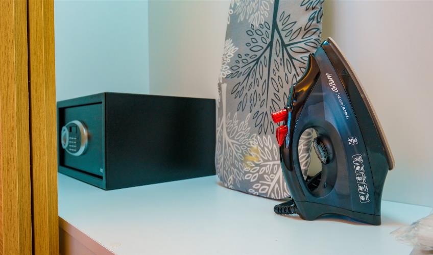 En az 3 yetişkin, En fazla 3 yetişkin + 1 bebek (0-2 yaş).