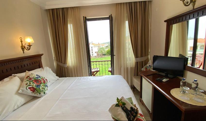 En fazla 2 yetişkin.