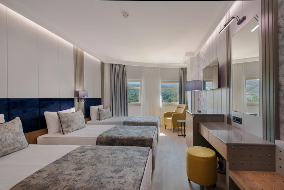 En fazla 3 yetişkin veya 2 yetişkin + 1 çocuk.