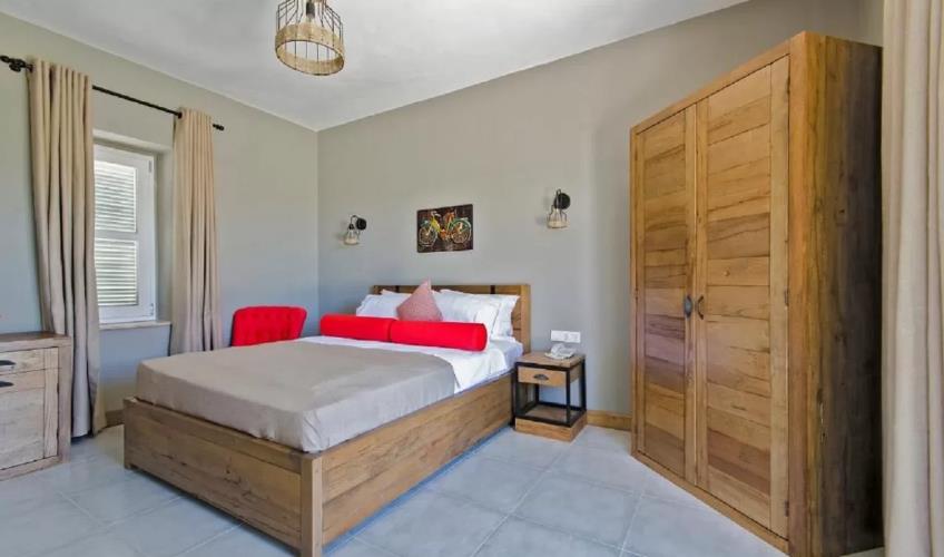 En fazla 2 yetişkin.