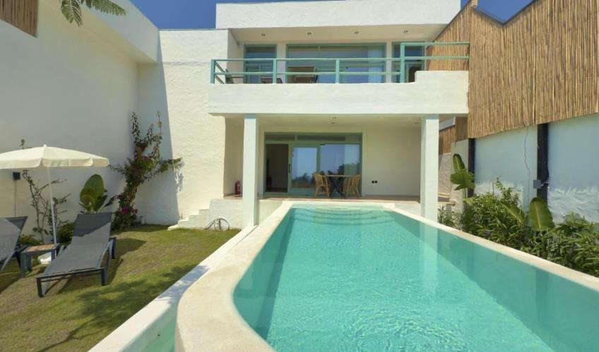 En fazla 2 yetişkin.