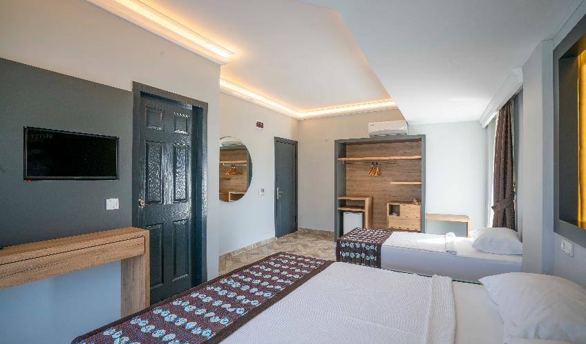 En az 2 yetişkin, En fazla 4 yetişkin veya 3 yetişkin + 1 çocuk.