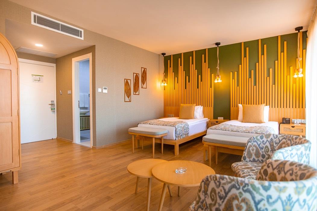 En fazla 2 yetişkin.