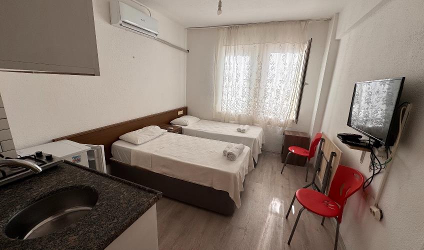 En fazla 2 yetişkin.