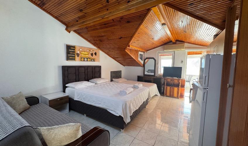 En fazla 4 yetişkin.