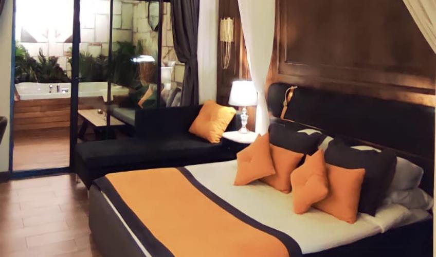 En fazla 2 yetişkin.