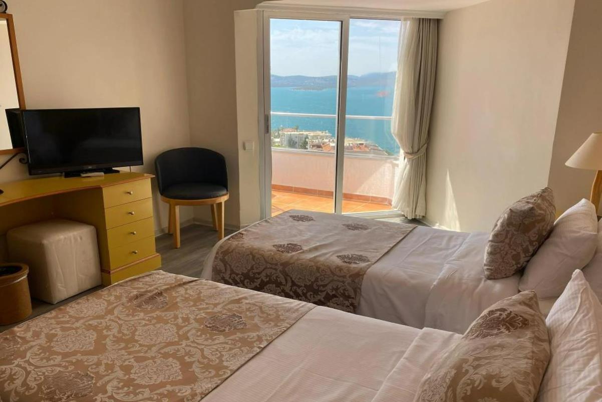 En fazla 3 yetişkin veya 2 yetişkin + 1 çocuk.