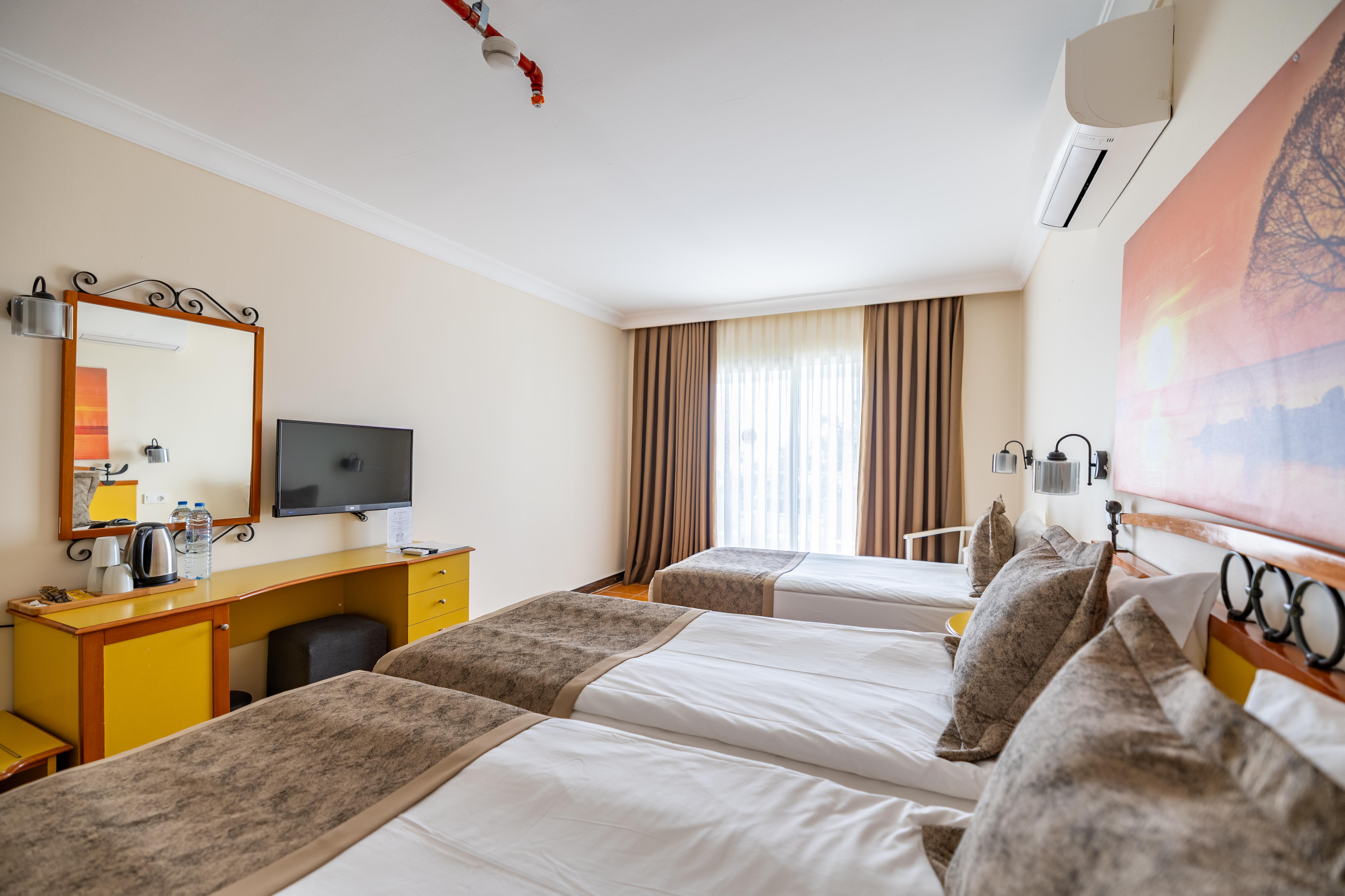 En fazla 3 yetişkin veya 2 yetişkin + 1 çocuk.