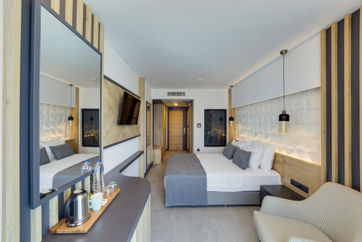 En fazla 3 yetişkin veya 2 yetişkin + 1 çocuk.