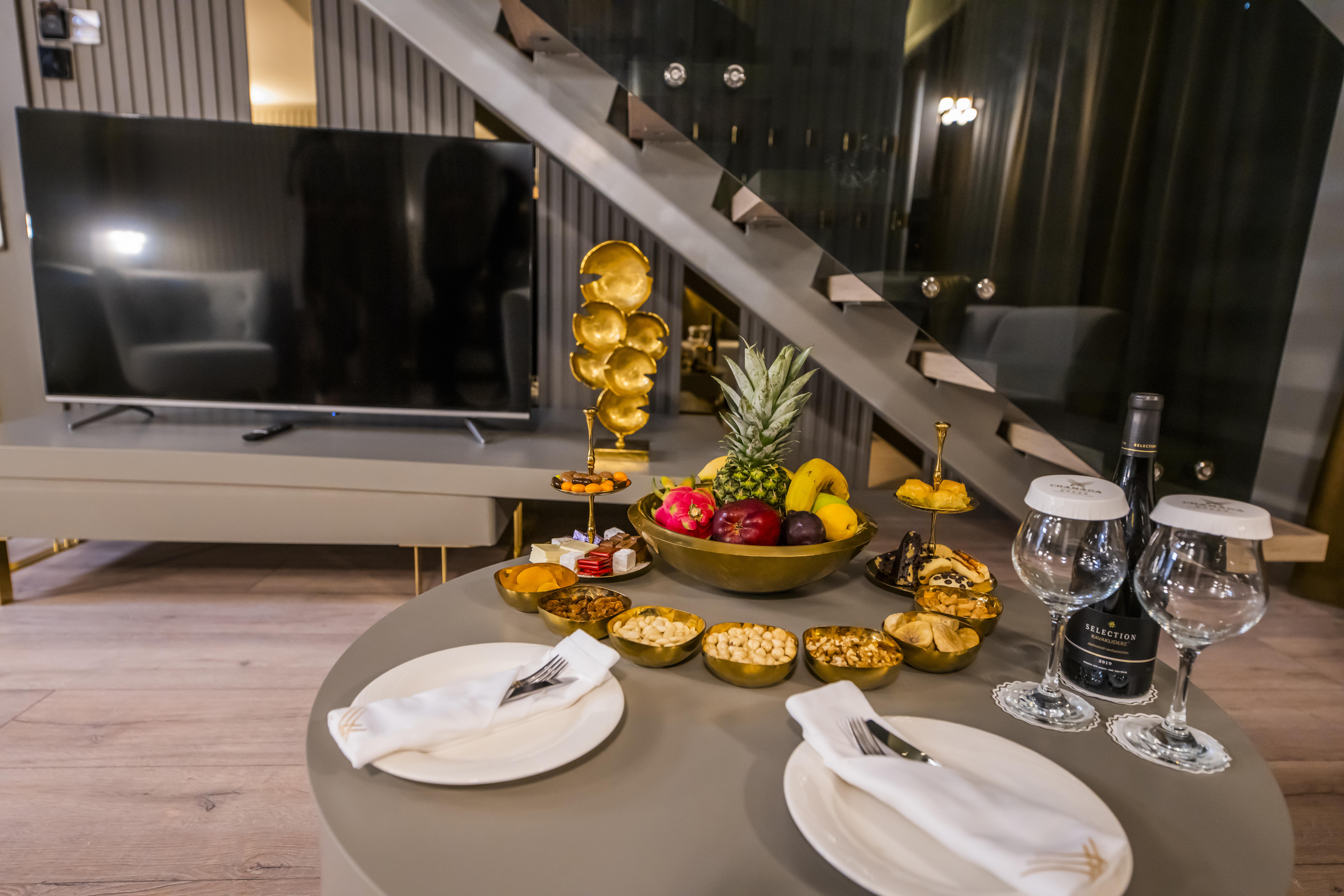 En az 2 yetişkin, En fazla 3 yetişkin veya 2 yetişkin + 2 çocuk.