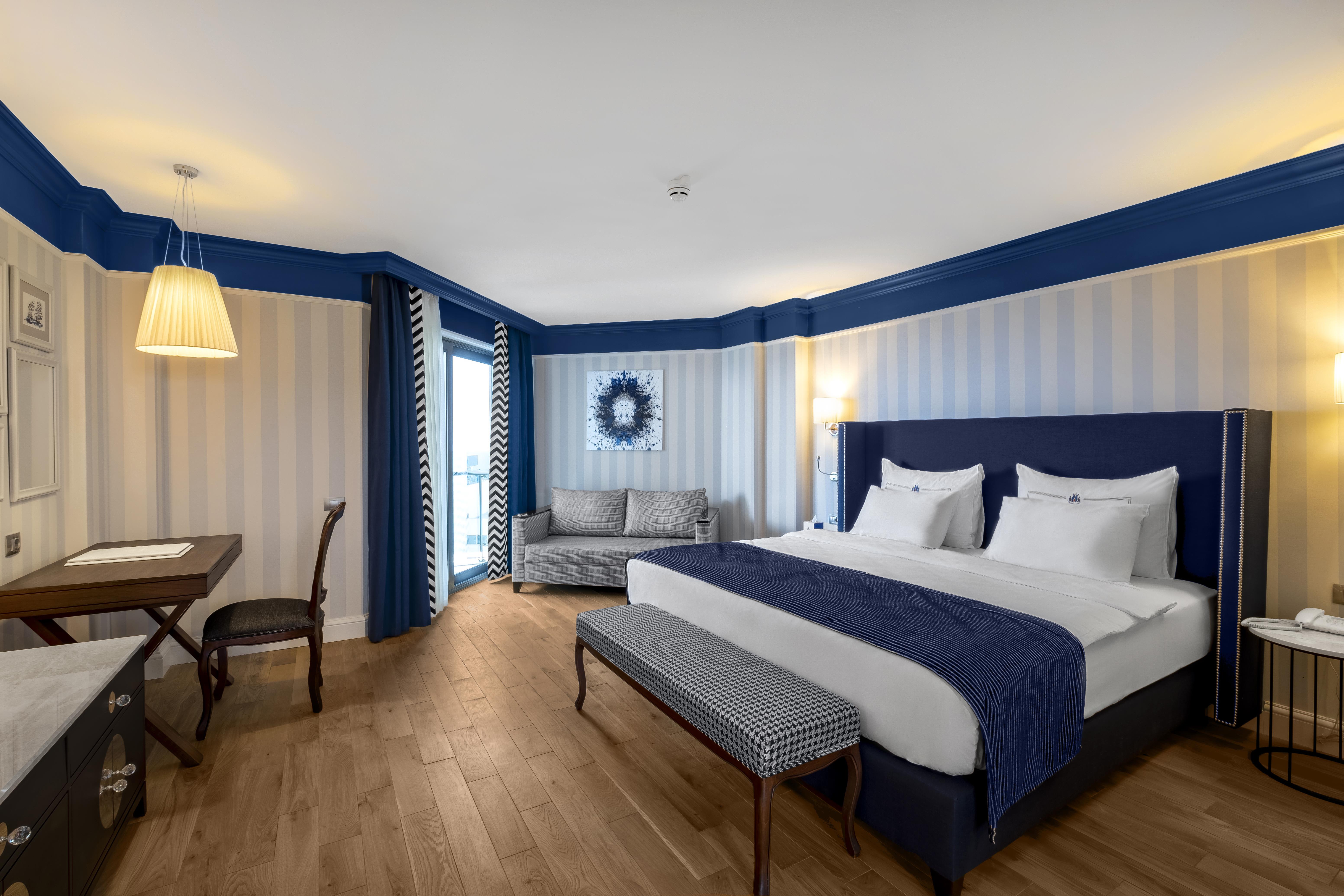 En fazla 2 yetişkin veya 1 yetişkin + 1 çocuk.