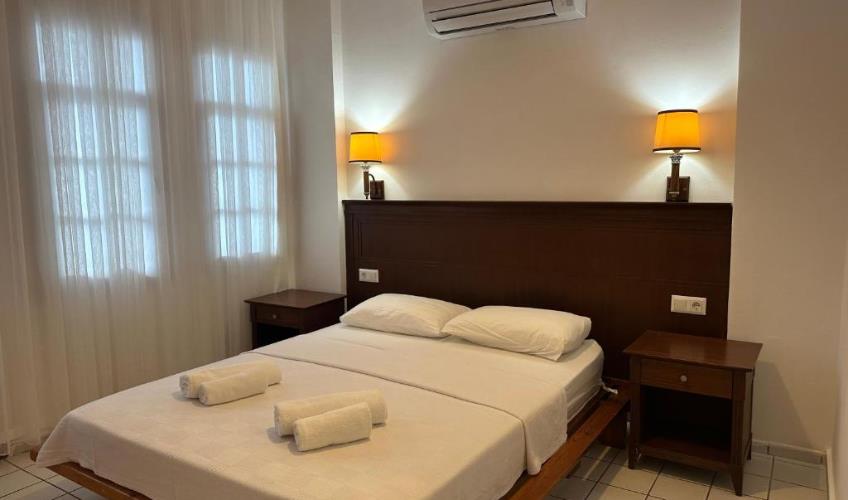 En fazla 2 yetişkin.