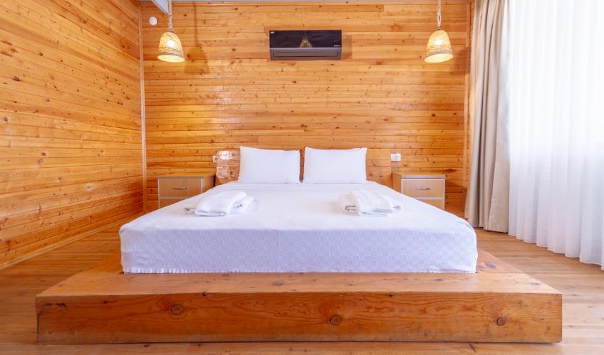 En az 2 yetişkin, En fazla 4 yetişkin veya 3 yetişkin + 1 çocuk.