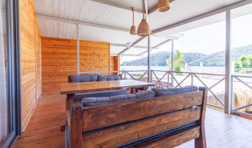 En fazla 3 yetişkin + 2 çocuk + 1 bebek (0-2 yaş) veya 2 yetişkin + 2 çocuk + 1 bebek (0-2 yaş).