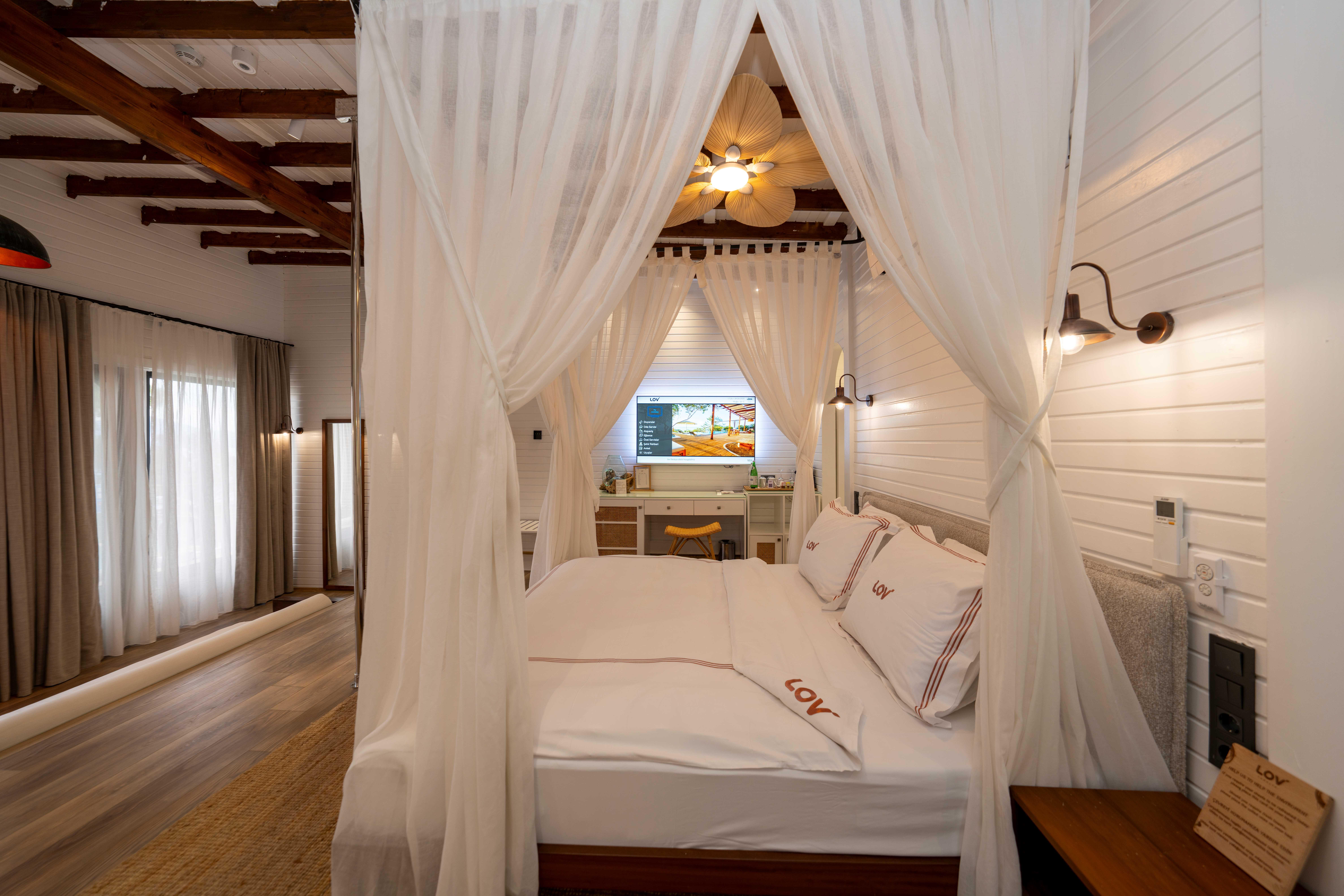 En fazla 2 yetişkin.