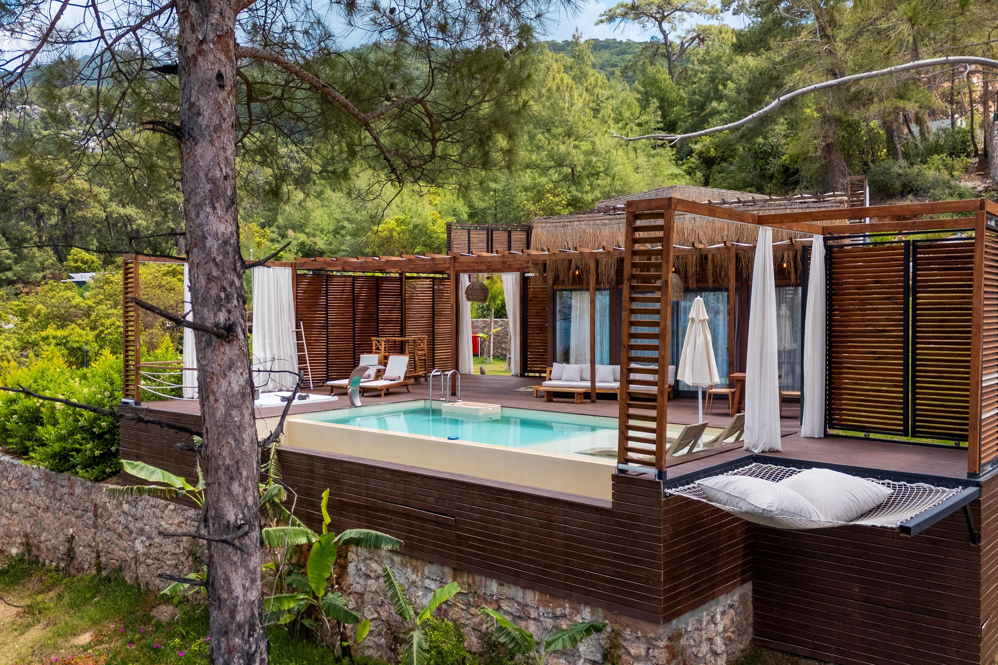 En fazla 2 yetişkin.