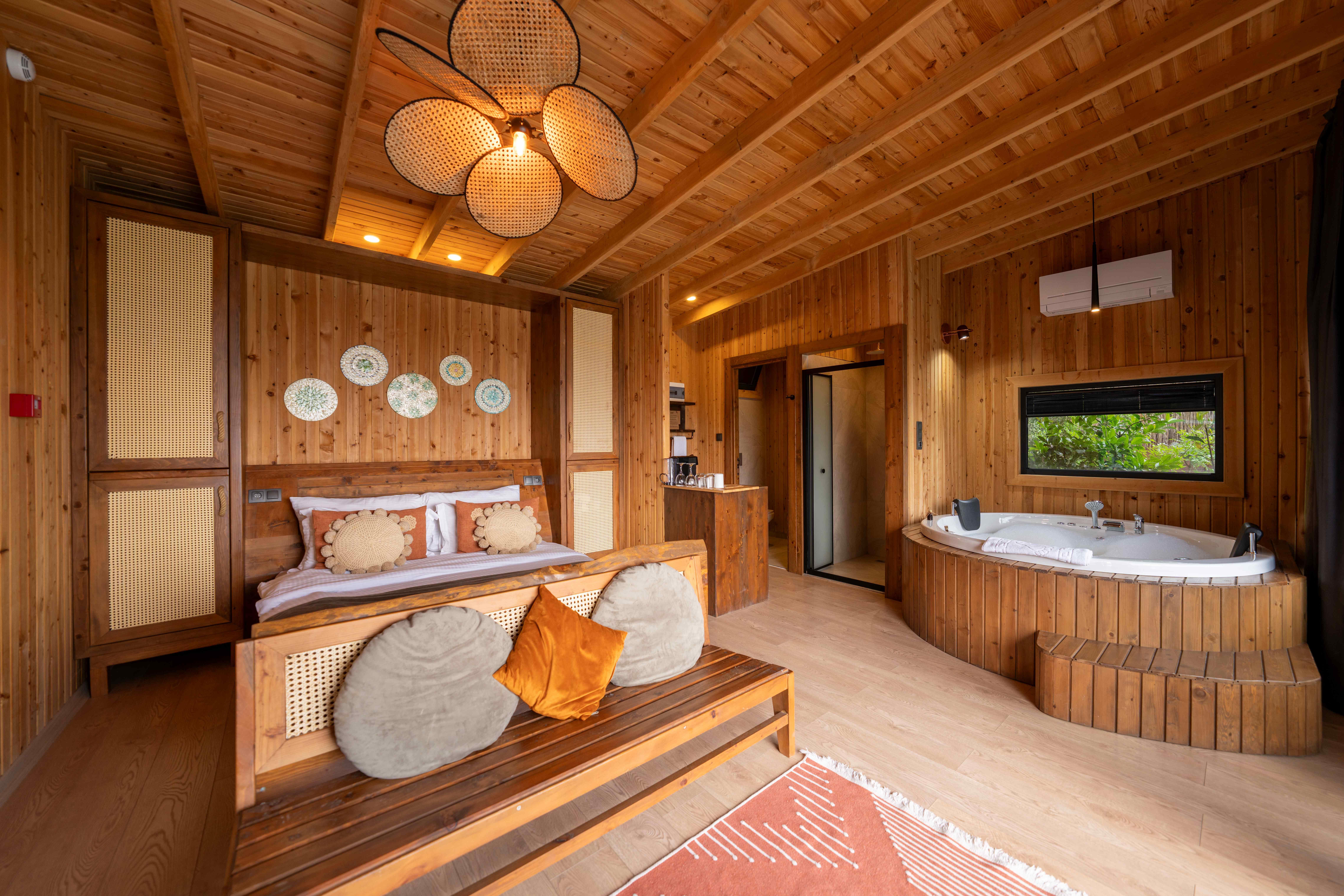 En fazla 2 yetişkin.