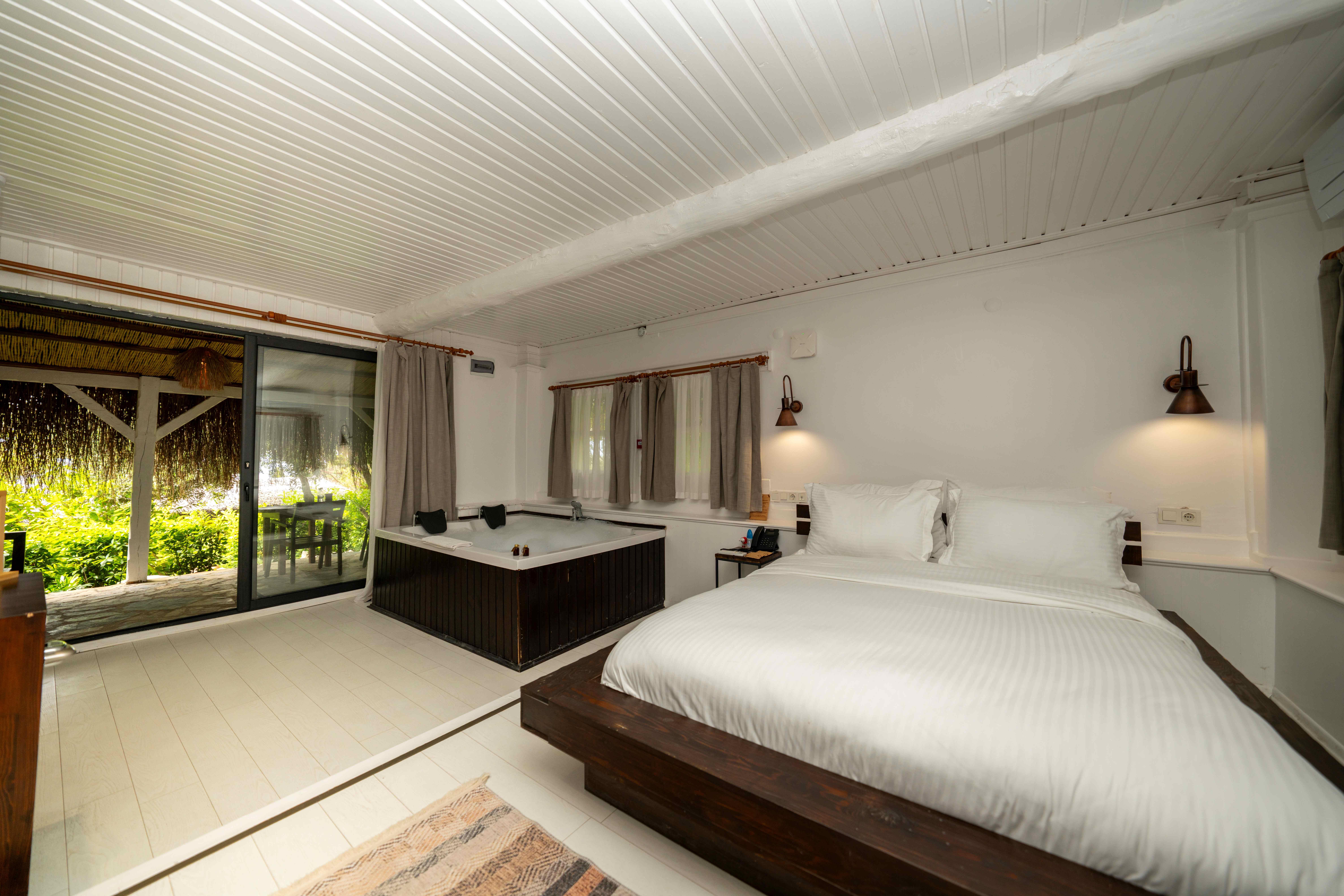 En fazla 2 yetişkin.