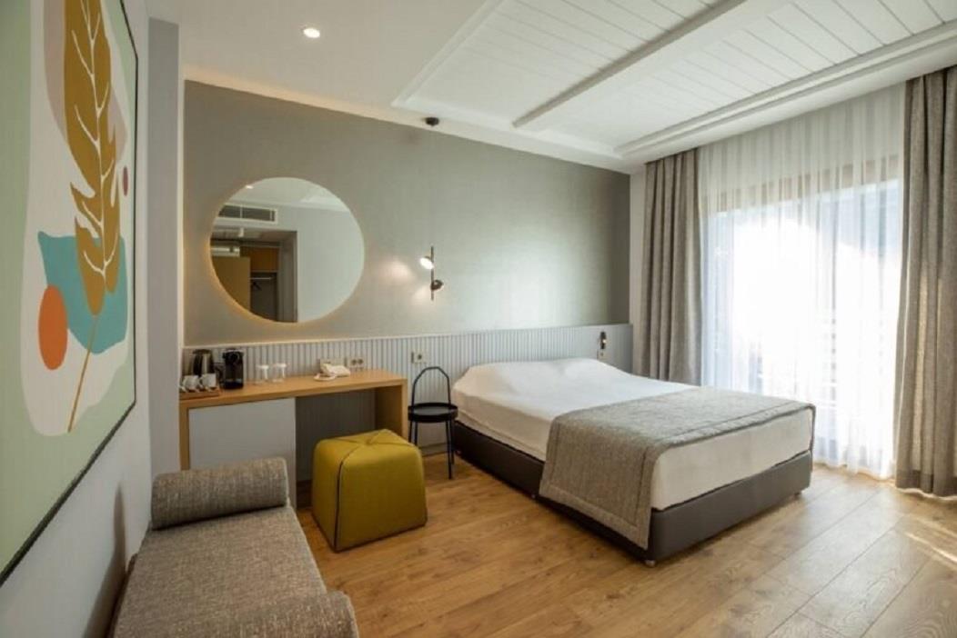 En fazla 2 yetişkin.