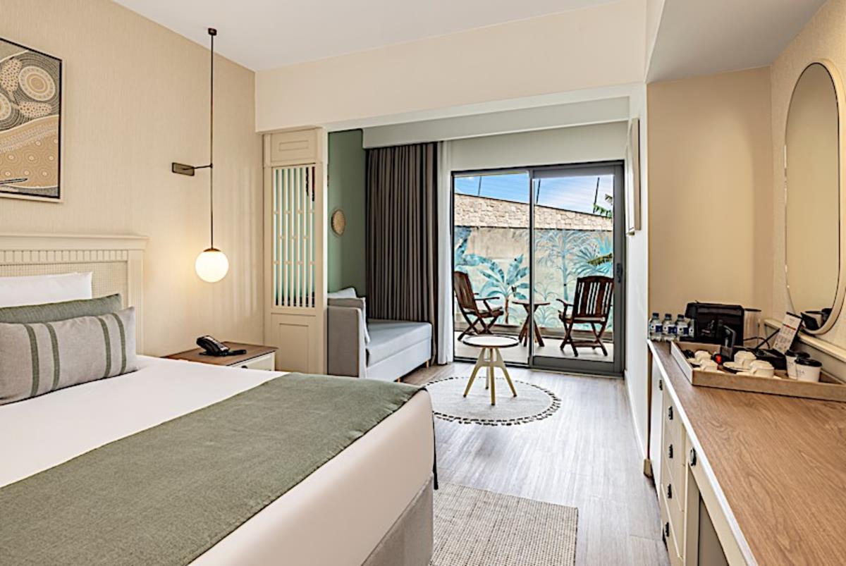 En az 2 yetişkin, En fazla 4 yetişkin veya 3 yetişkin + 1 çocuk.