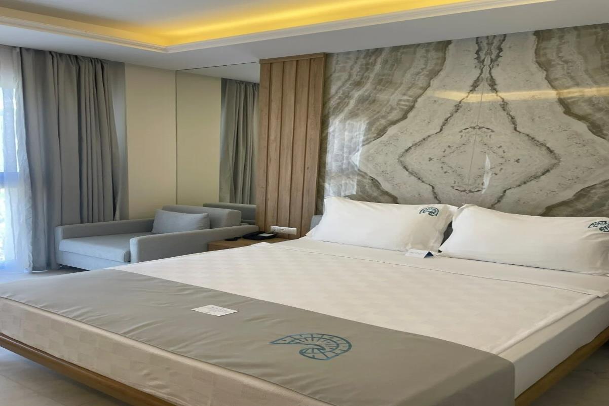 En fazla 2 yetişkin + 1 çocuk veya 1 yetişkin + 1 çocuk.