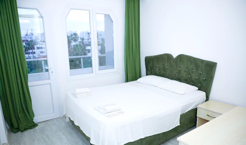 En fazla 2 yetişkin.